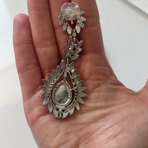 STUNNING Chrystal earrings - Picture 3 of 4